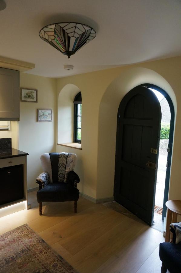 Gatekeepers Lodge, Dyrham Park Bagian luar foto