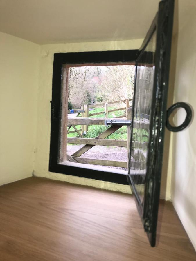 Gatekeepers Lodge, Dyrham Park Bagian luar foto